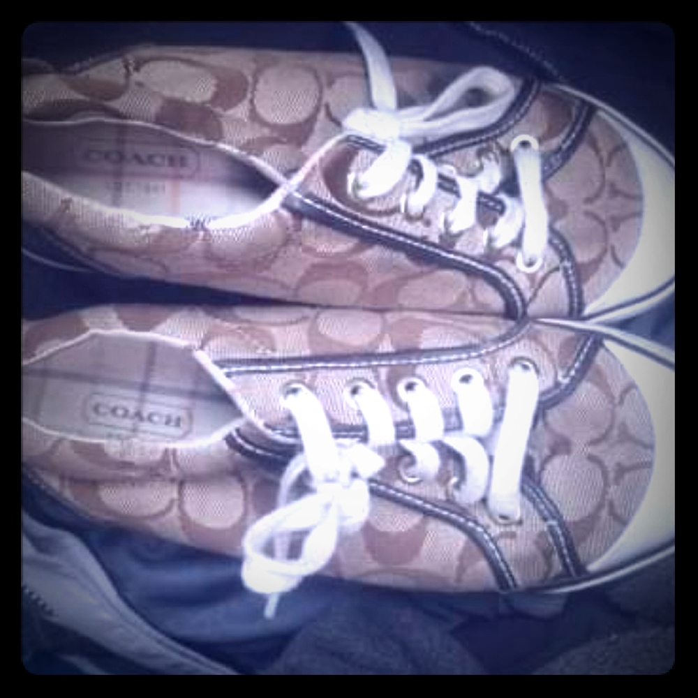 Woman's coach tennis shoes